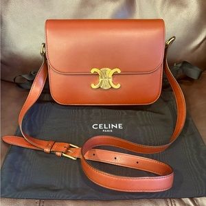 Celine triomphe classique box Medium natural Calfskin tan canvas flat handbag